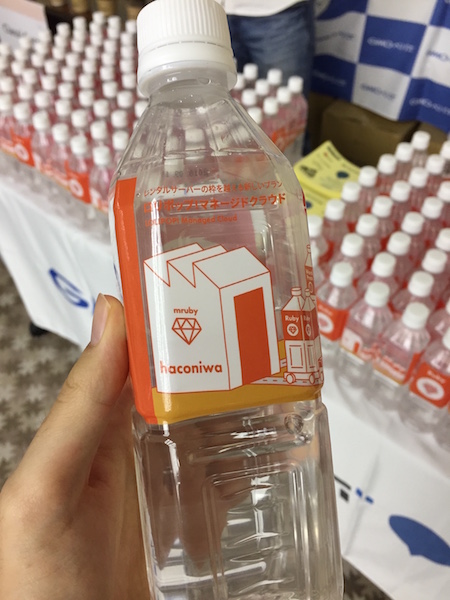 特別仕様ラベルのミネラルウォーター