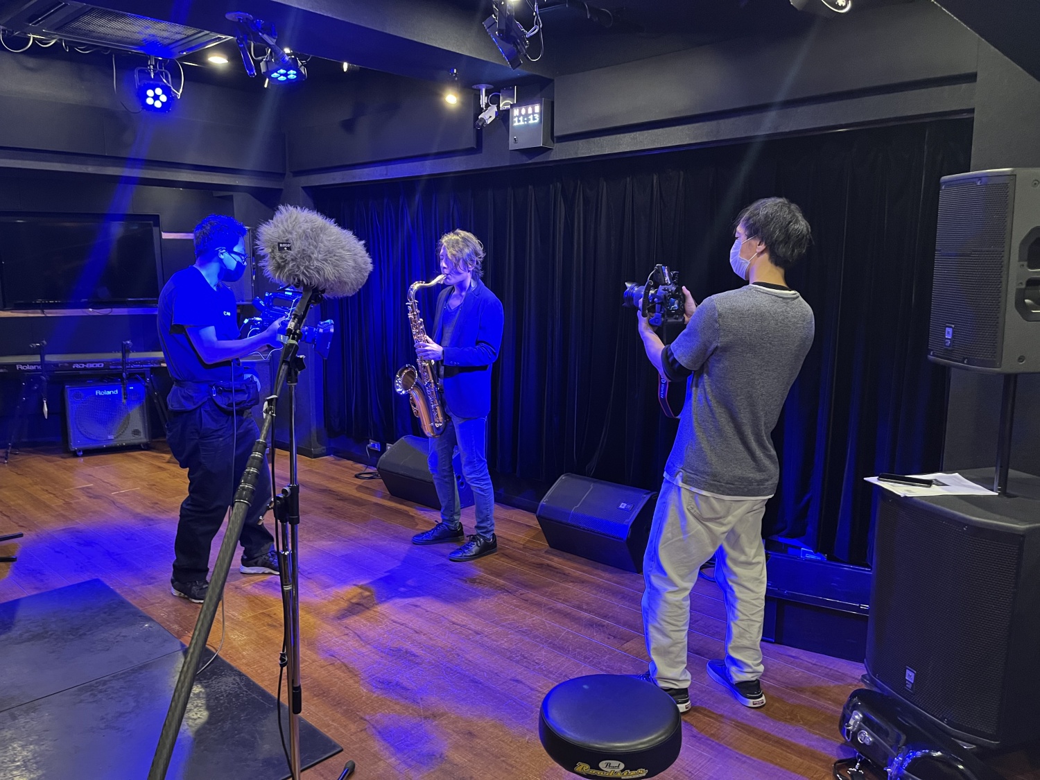 スタジオ撮影シーン