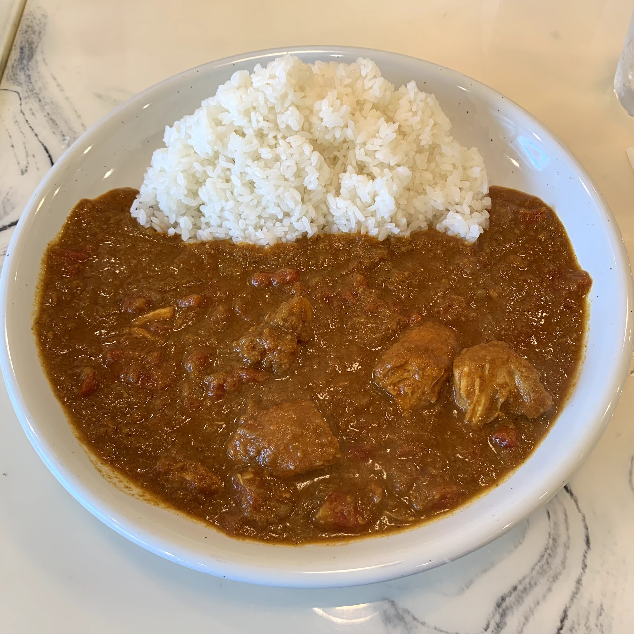 カレーハウス チリチリ チキンマサラトマトトッピングご飯大盛り